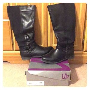 Lane Bryan Zipper Boots